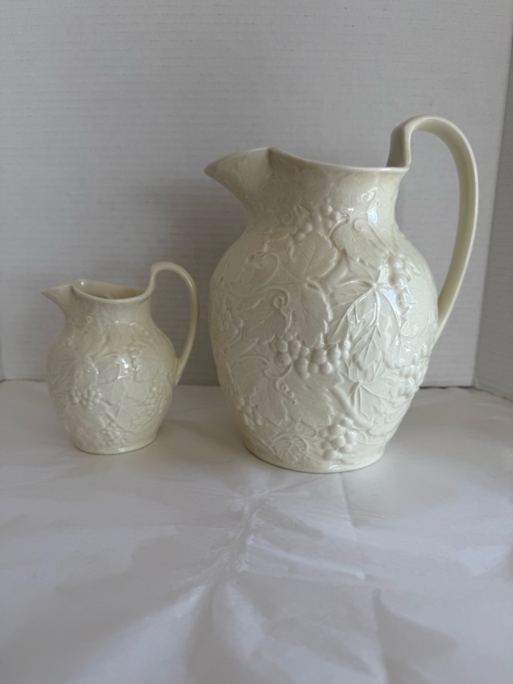 Wedgwood of Etruria & Barlaston Strawberry and Vine Water Pitcher + Creamer VTG